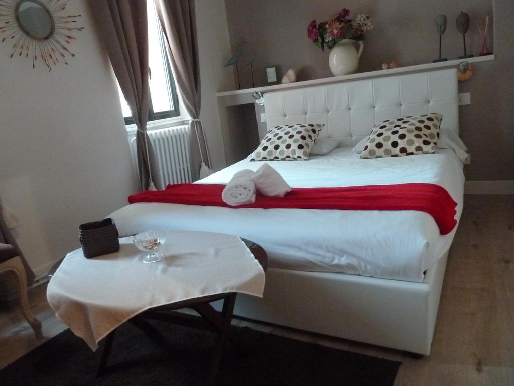 Chambre D'Hotes "Le Village" Villenouvelle Esterno foto