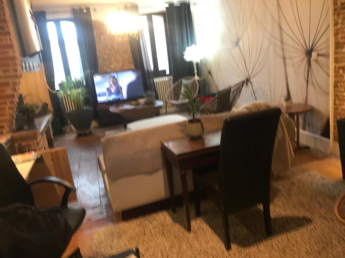 Chambre D'Hotes "Le Village" Villenouvelle Esterno foto